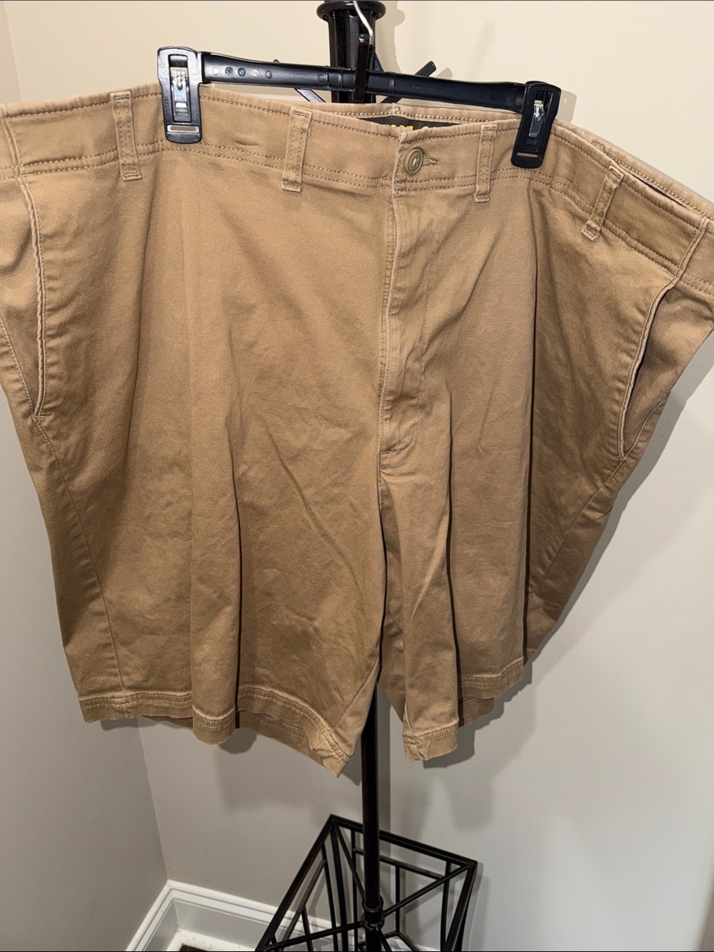 Men's Lee Flat Front Tan Cotton Shorts